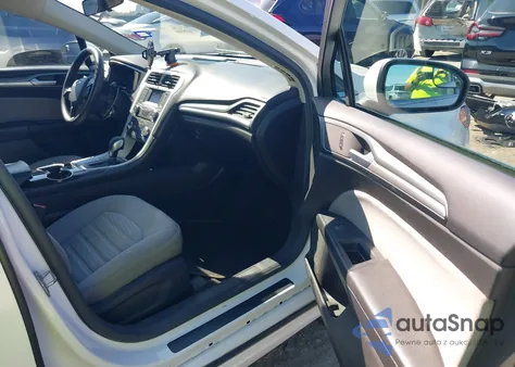 2016 Ford Fusion S z USA, uszkodzony, nr VIN 3FA6P0G72GR382315